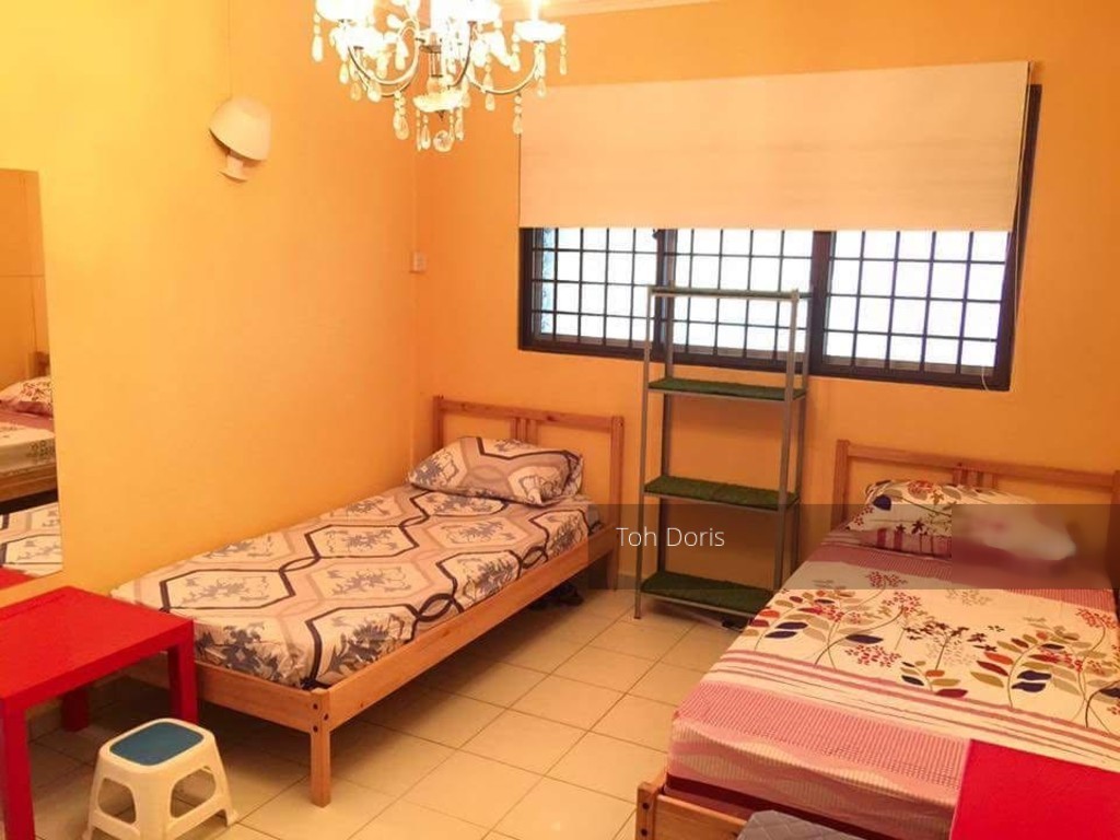 Woodlands Street 31 thumbnail photo